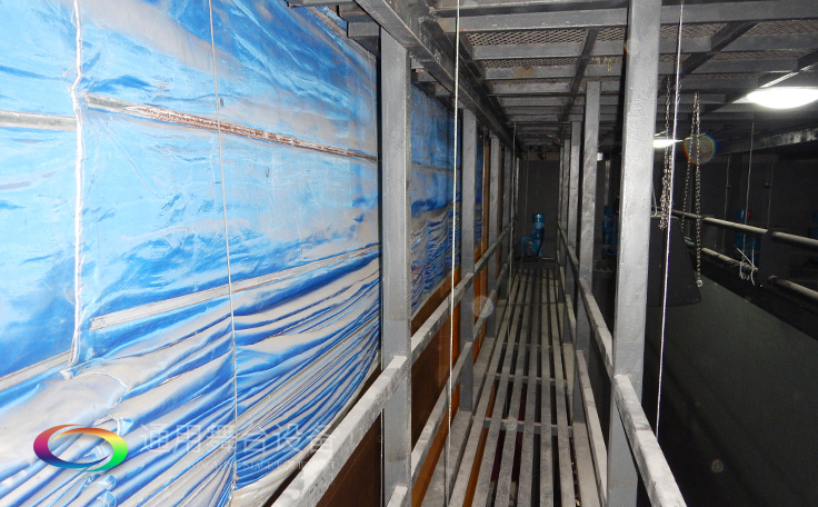 設置在舞臺上空，以金屬排架懸掛燈具的設備——燈光吊架Side lighting ladder通用舞臺阻燃幕布